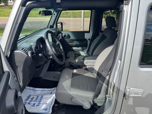 Used 2010 Jeep Wrangler Unlimited Sport image 8