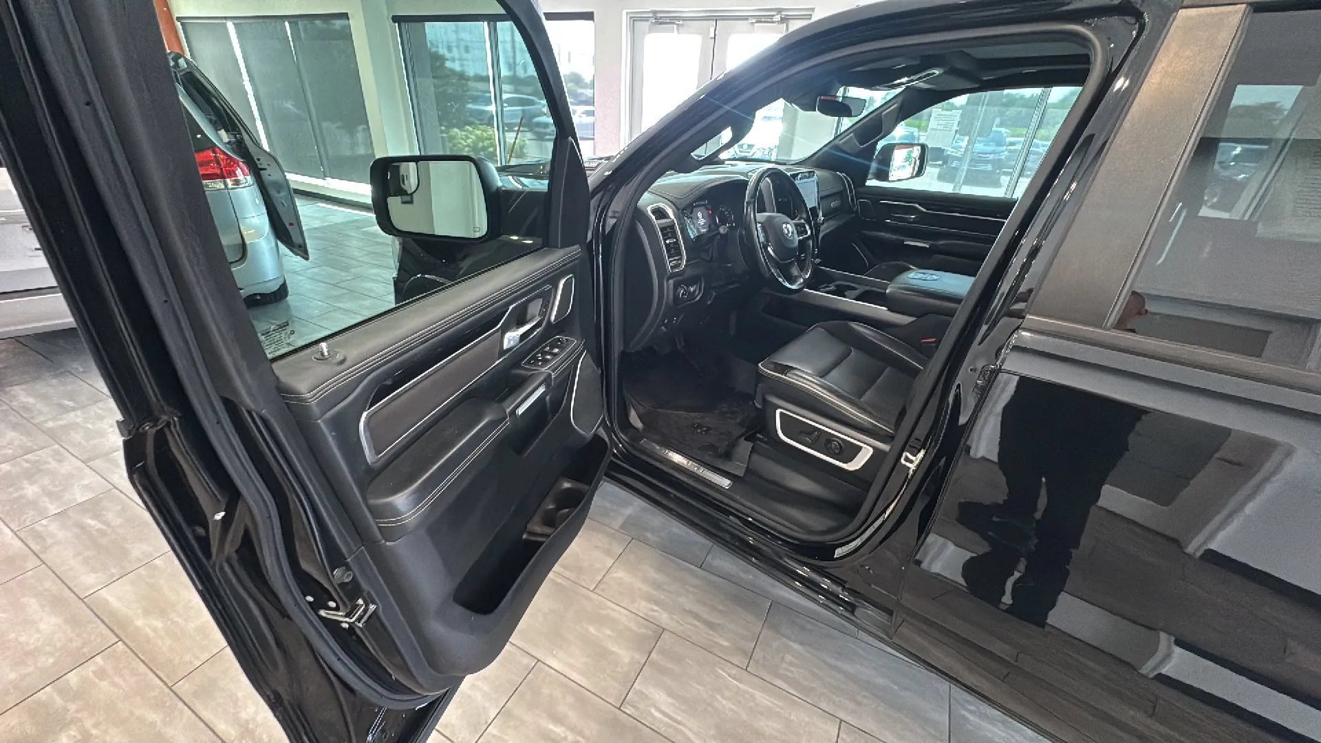 Used 2021 RAM 1500 Laramie AWD/4WD image 21