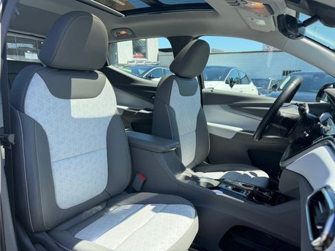 Used 2023 Chevrolet Bolt EUV Premier w/ Sun & Sound Package FWD image 34