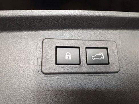 Used 2025 Subaru Outback Premium w/ Popular Package #1A AWD/4WD image 19