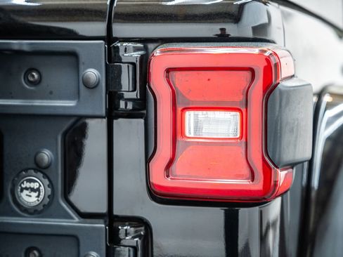 Used 2021 Jeep Wrangler Unlimited Sport image 8