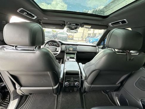 Used 2024 Land Rover Range Rover Long Wheelbase SE image 29