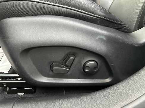 Used 2022 Jeep Compass Limited w/ Sun and Sound Group image 10