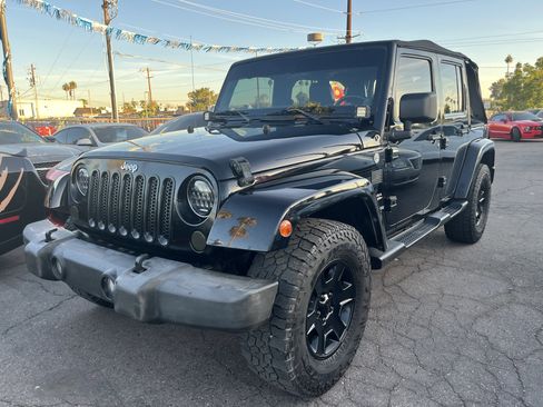 Used 2014 Jeep Wrangler Unlimited Sahara w/ Max Tow Package image 8