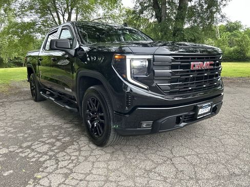 Used 2025 GMC Sierra 1500 Elevation AWD/4WD image 2