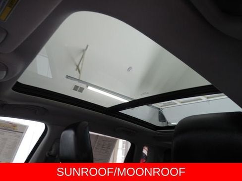 Used 2022 Jeep Compass Latitude w/ Sun and Sound Group AWD/4WD image 11