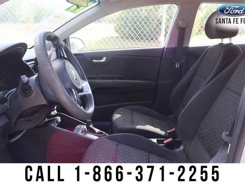 Used 2019 Kia Rio LX image 10