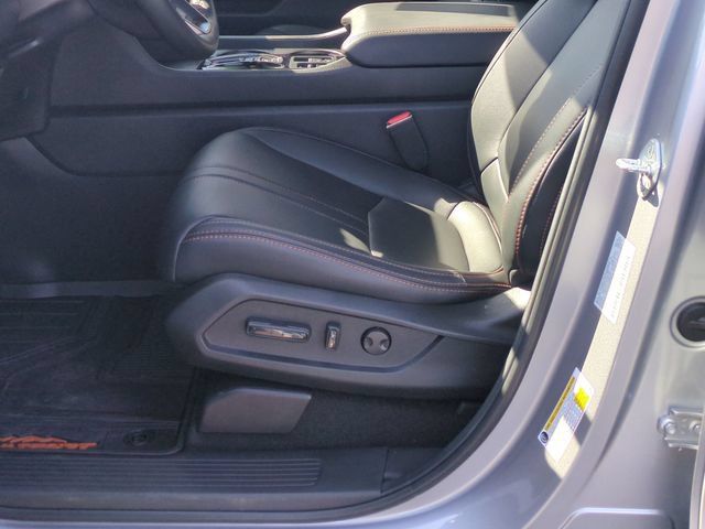 Used 2025 Honda Pilot TrailSport image 16