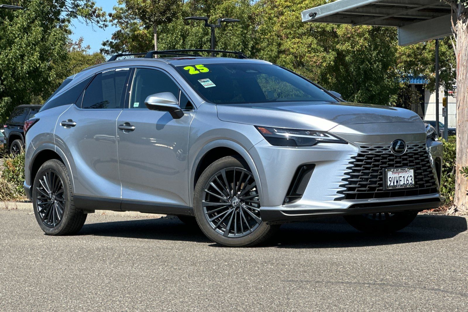 Used 2025 Lexus RX 350h w/ Convenience Package AWD/4WD image 2