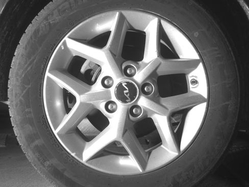 Used 2025 Kia Soul LX w/ LX Technology Package FWD image 15