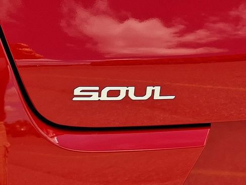 Used 2025 Kia Soul LX FWD image 30