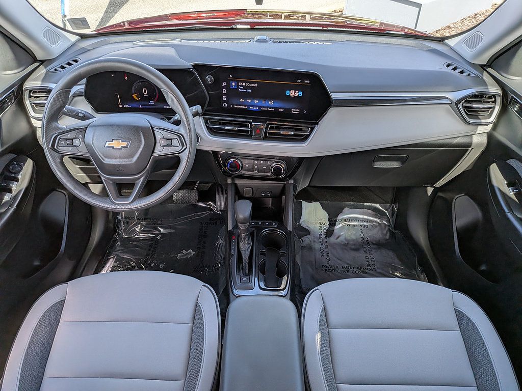 Used 2025 Chevrolet TrailBlazer LT w/ Driver Confidence Package FWD image 14