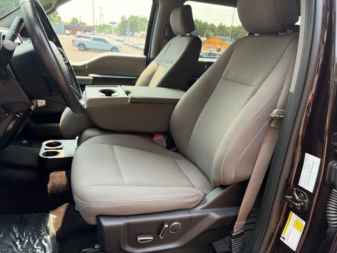 Used 2018 Ford F150 XLT w/ Equipment Group 302A Luxury AWD/4WD image 13