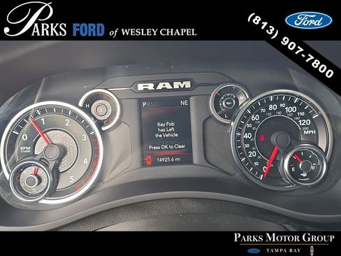 Used 2024 RAM 2500 Tradesman w/ Chrome Appearance Group image 32