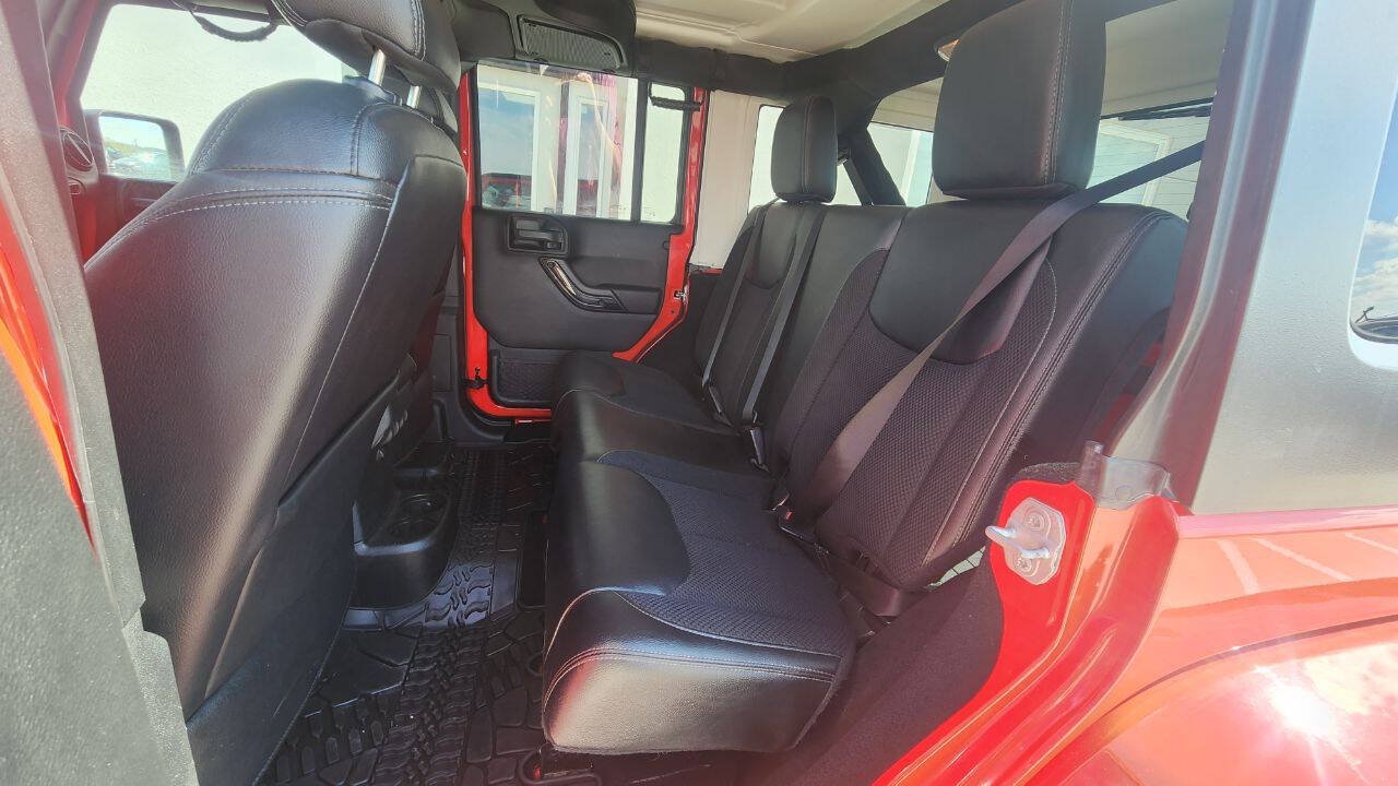 Used 2017 Jeep Wrangler Unlimited Sahara AWD/4WD image 17