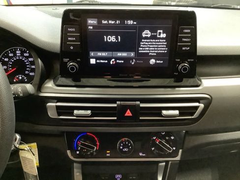 Used 2021 Kia Seltos LX image 10