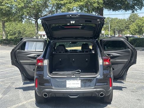 Used 2022 Chevrolet TrailBlazer RS w/ Convenience Package image 11