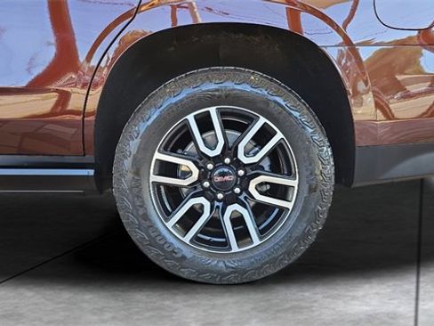 Used 2023 GMC Yukon AT4 w/ AT4 Premium Package image 32