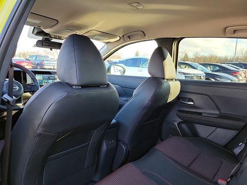 Used 2025 Nissan Kicks SR image 14