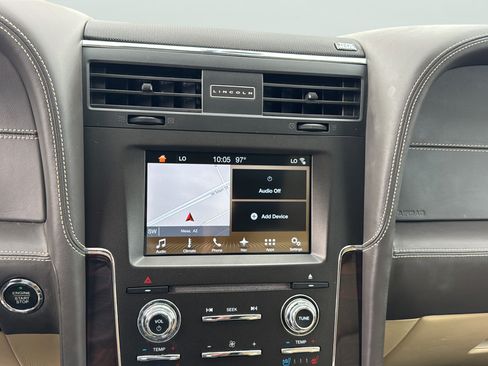 Used 2017 Lincoln Navigator Reserve AWD/4WD image 25