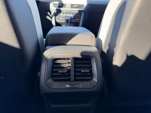 Used 2025 Volkswagen Taos SE image 24