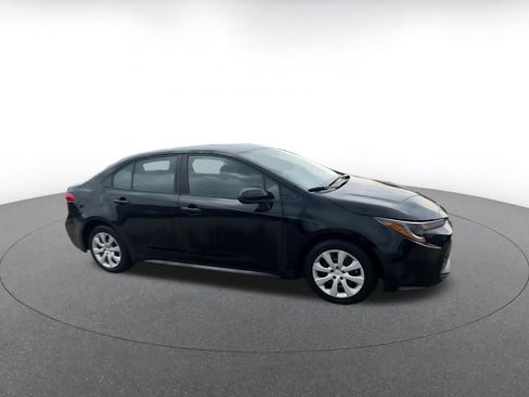 Used 2024 Toyota Corolla LE image 2