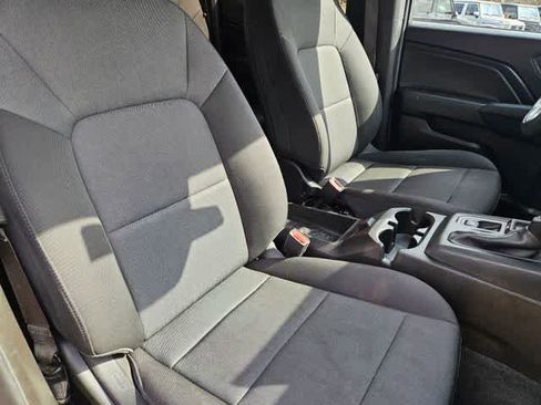 Used 2024 Chevrolet Colorado W/T image 21