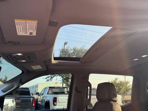 Used 2019 GMC Sierra 1500 SLT AWD/4WD image 21