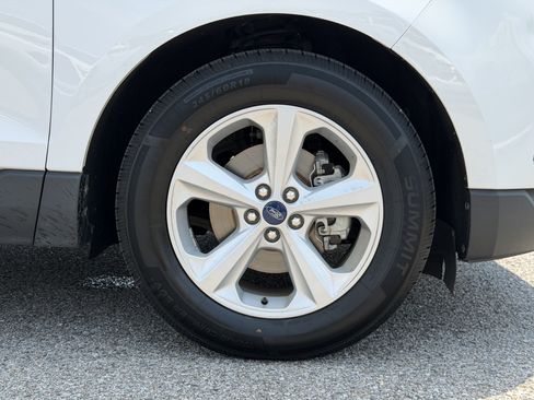Used 2020 Ford Edge SE FWD image 13