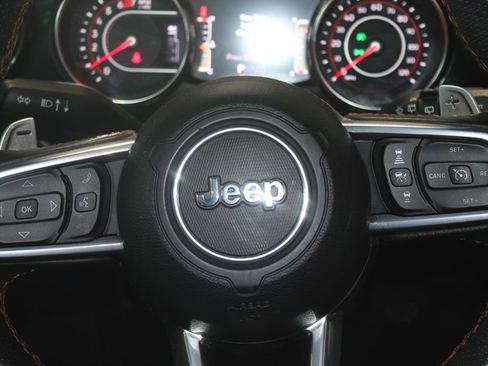 Used 2022 Jeep Wrangler Unlimited Rubicon AWD/4WD image 13