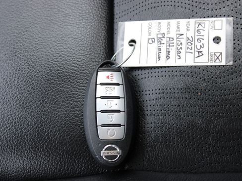 Certified 2021 Nissan Altima 2.5 Platinum image 36