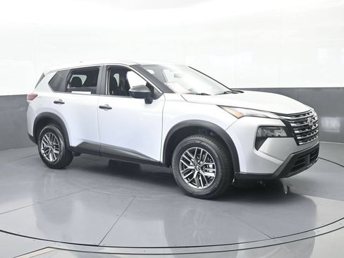 Used 2024 Nissan Rogue S FWD image 8