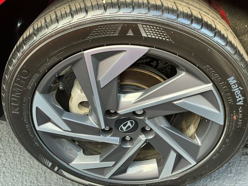 Certified 2025 Hyundai Elantra Sport image 5