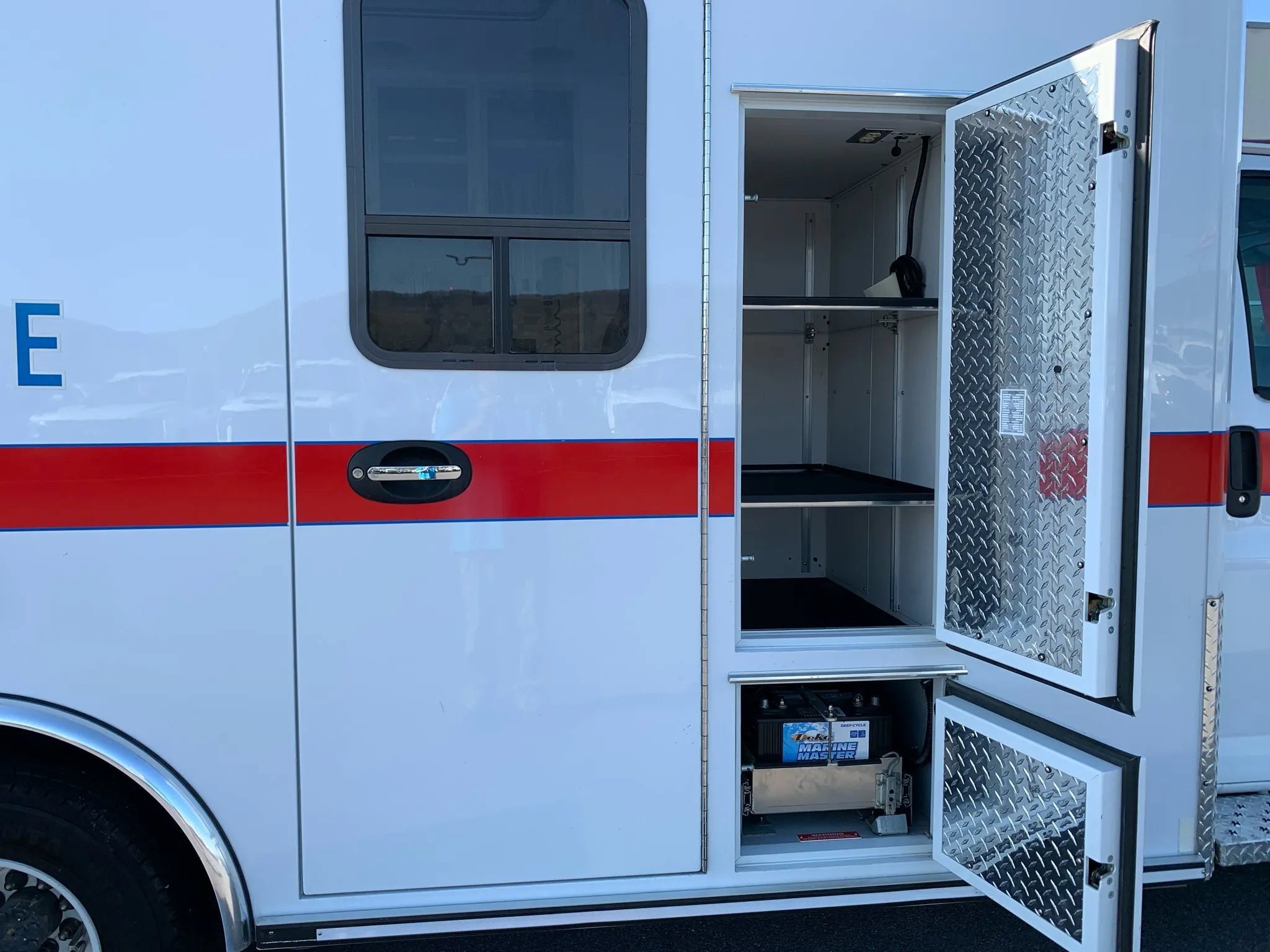 Used 2014 Chevrolet Express 4500 w/ Ambulance Package RWD image 37