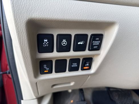 Used 2015 Nissan Pathfinder Platinum w/ Family Entertainment Package image 28