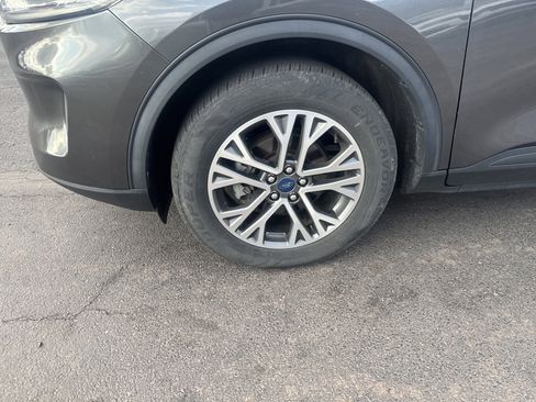 Used 2020 Ford Escape SEL image 11