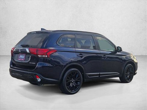 Used 2019 Mitsubishi Outlander SE image 5