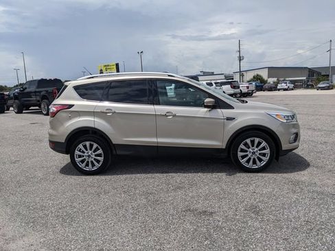 Used 2017 Ford Escape Titanium FWD image 3