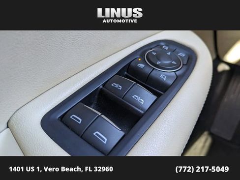 Used 2018 Cadillac XT5 Luxury w/ Driver Awareness Package image 22