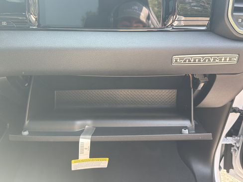 New 2026 RAM 1500 Laramie AWD/4WD image 24