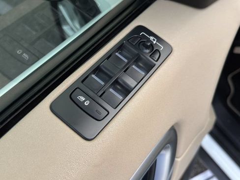 Used 2018 Land Rover Discovery Sport HSE AWD/4WD image 24