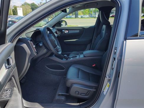 New 2026 Volvo XC40 B5 Core image 7