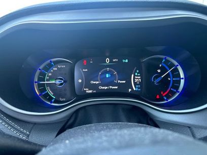 Used 2024 Chrysler Pacifica Limited