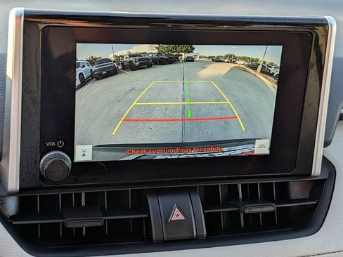 Used 2025 Toyota RAV4 XLE w/ Convenience Package FWD image 16
