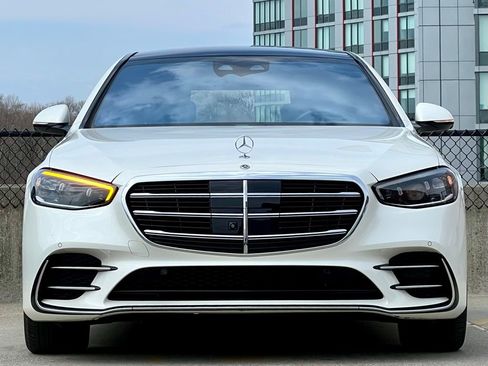 Used 2022 Mercedes-Benz S 500 4MATIC image 3