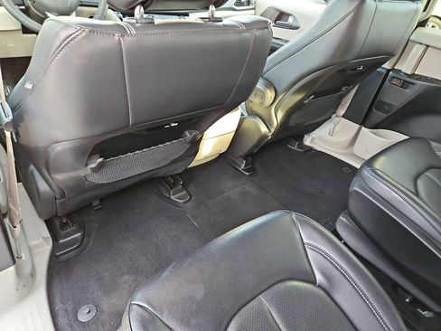 Used 2022 Chrysler Pacifica Touring-L image 19