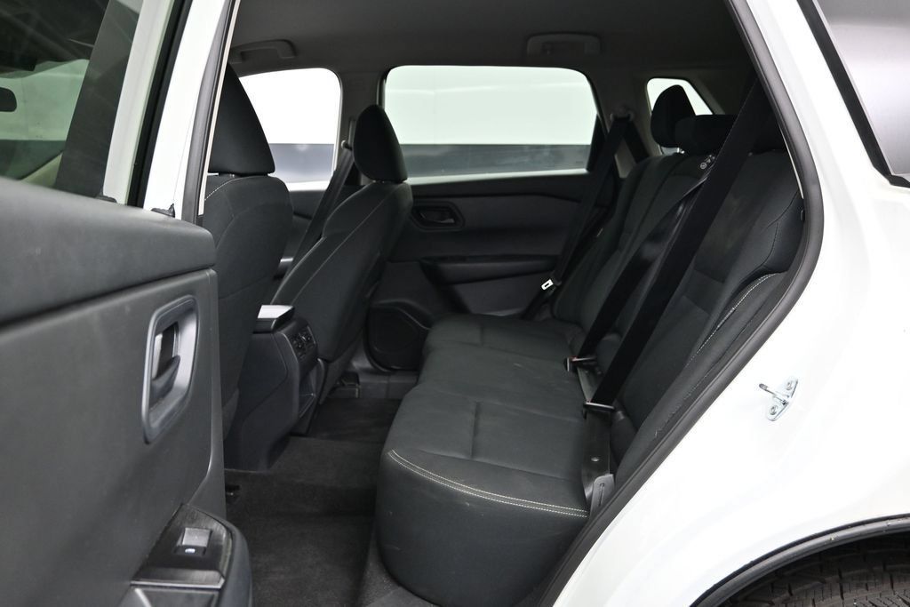 Used 2024 Nissan Rogue S AWD/4WD image 20