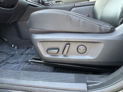 Used 2023 Nissan Rogue SL w/ SL Premium Package image 11