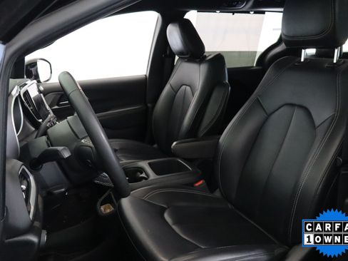 Used 2025 Chrysler Pacifica Select FWD image 22
