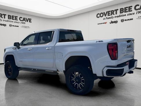 Used 2024 GMC Sierra 1500 Elevation w/ LPO, Elevation Black Package image 6